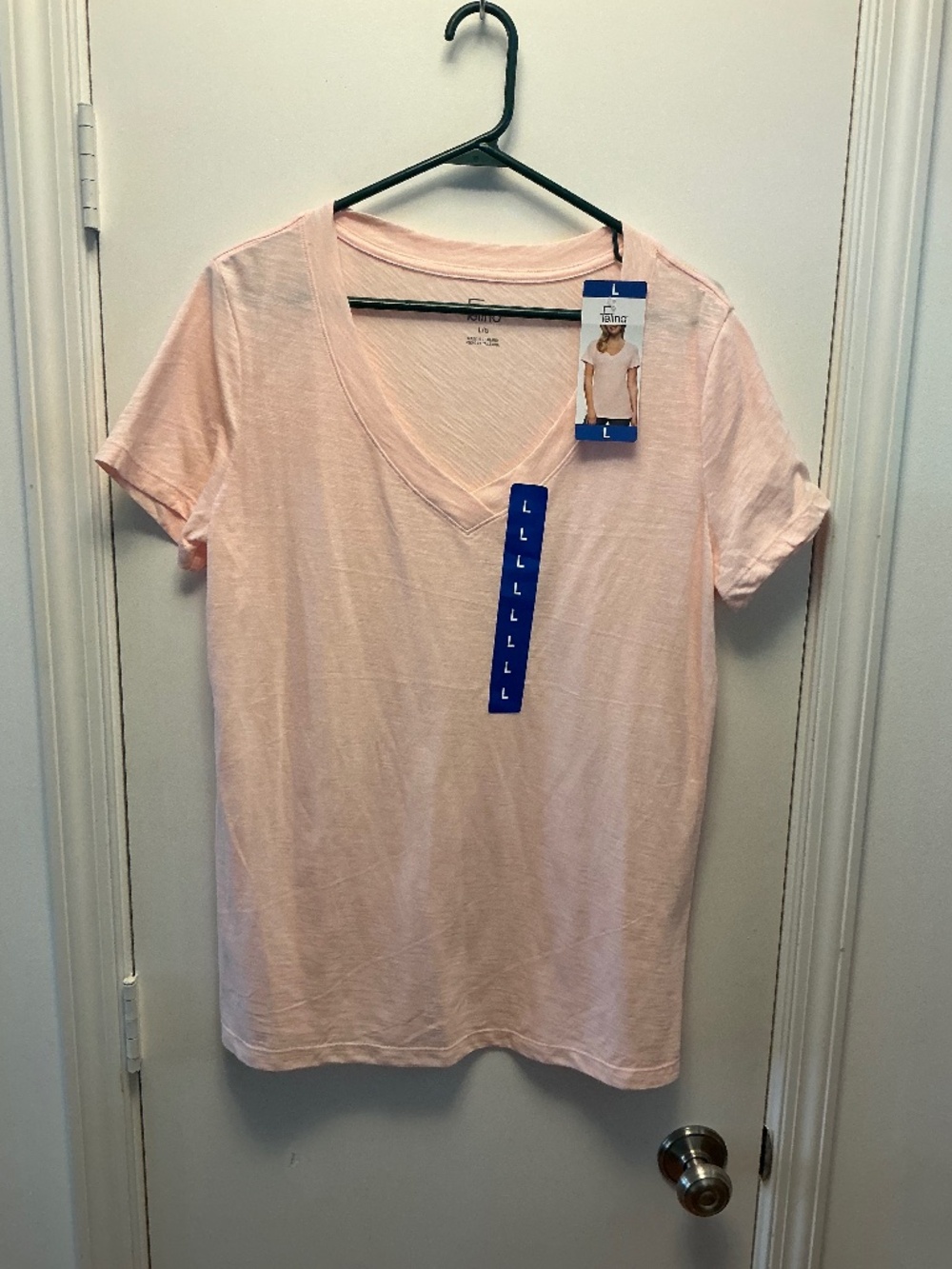 Felina Women’s V-neck t-shirt Pink Salt Size Large NWT